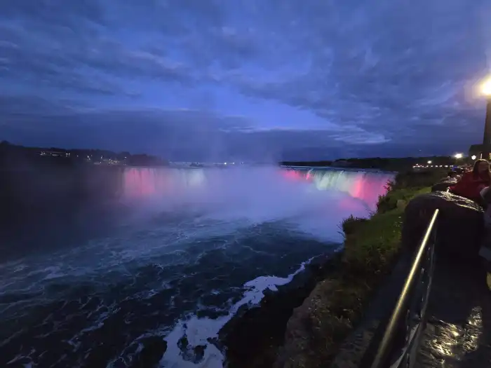 fireworks and lightshow at niagara falls