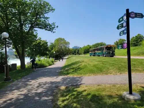 niagara-falls-scenic-trolley