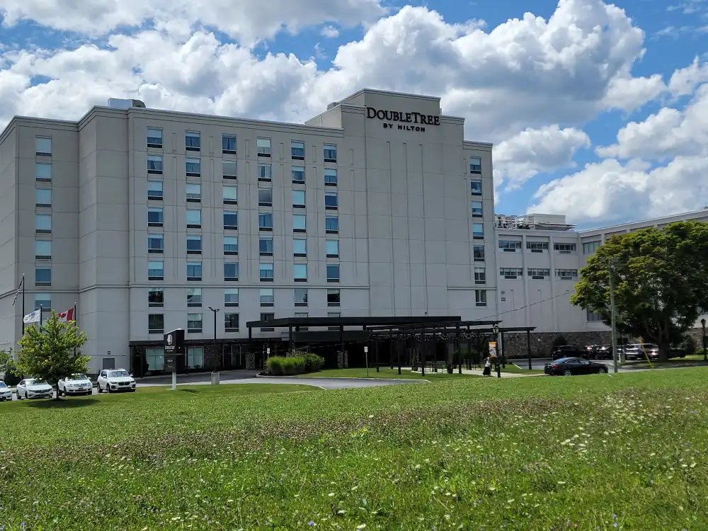 doubletree-by-hilton-hotel-niagara-falls-new-york 4