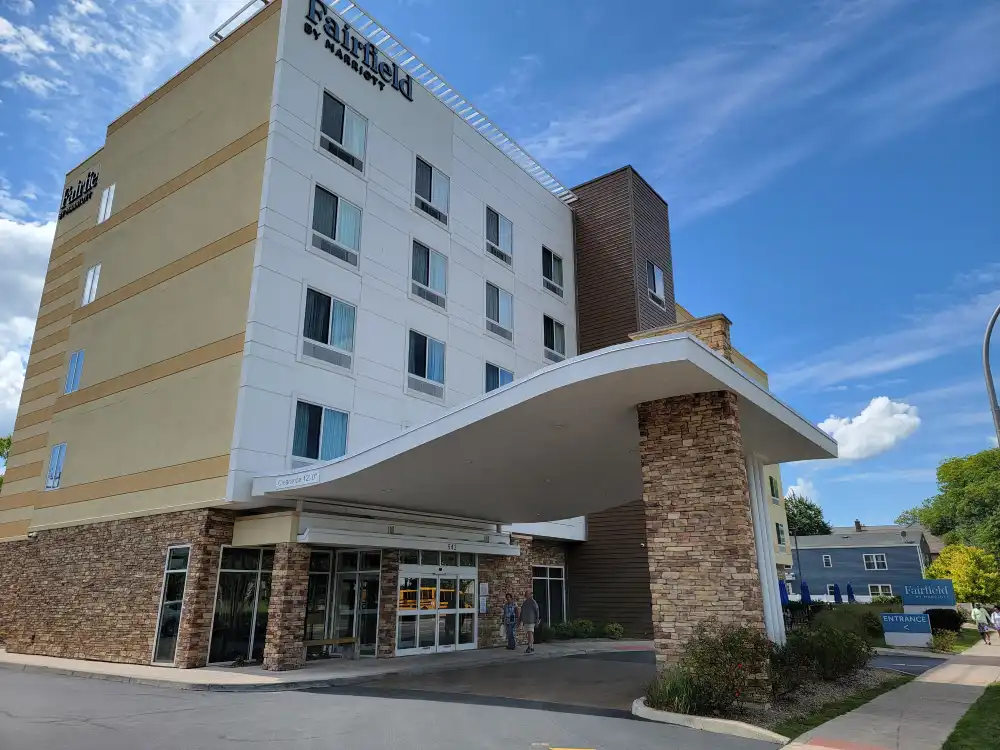 fairfield-by-marriott-niagara-falls 4