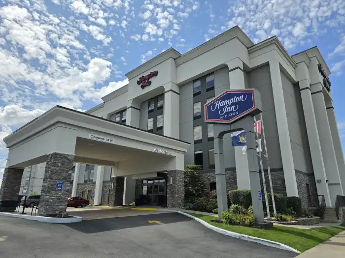 hampton-inn-niagara-falls2 (1)