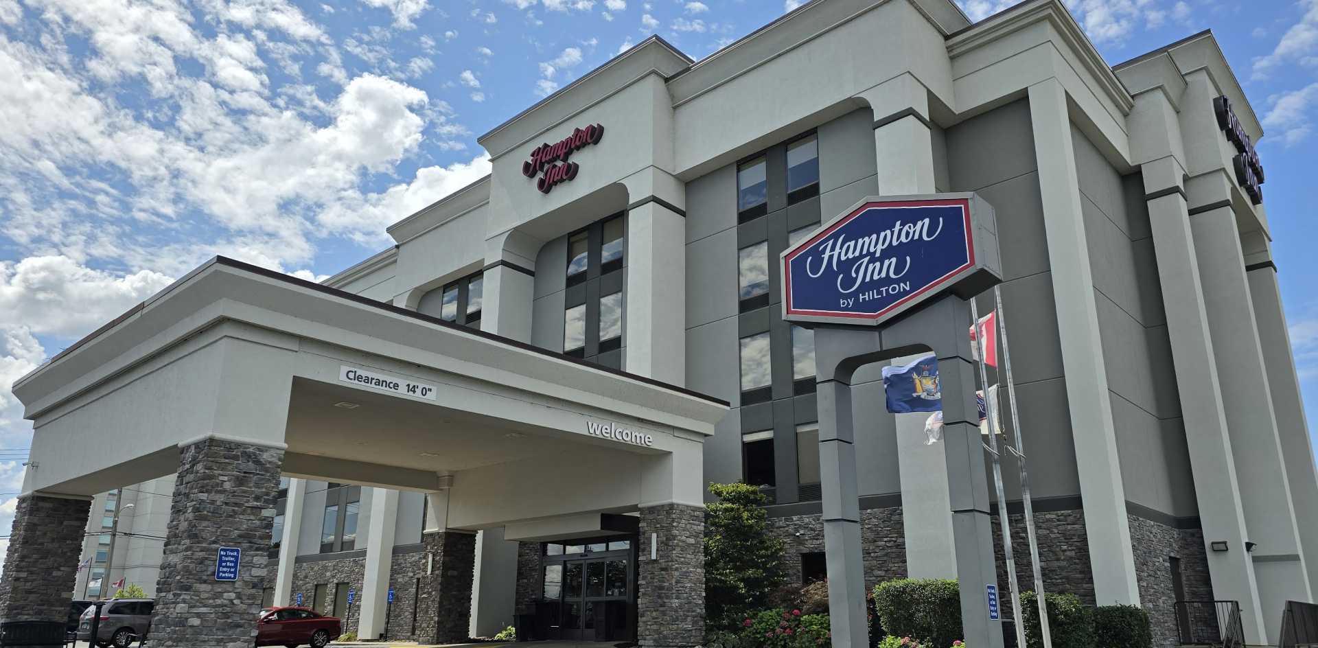 header-pic-hampton-inn-niagara-falls 2