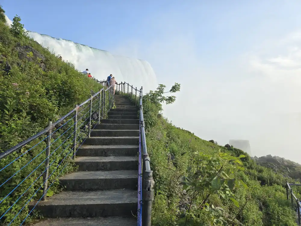 niagara-falls-crows-nest 6