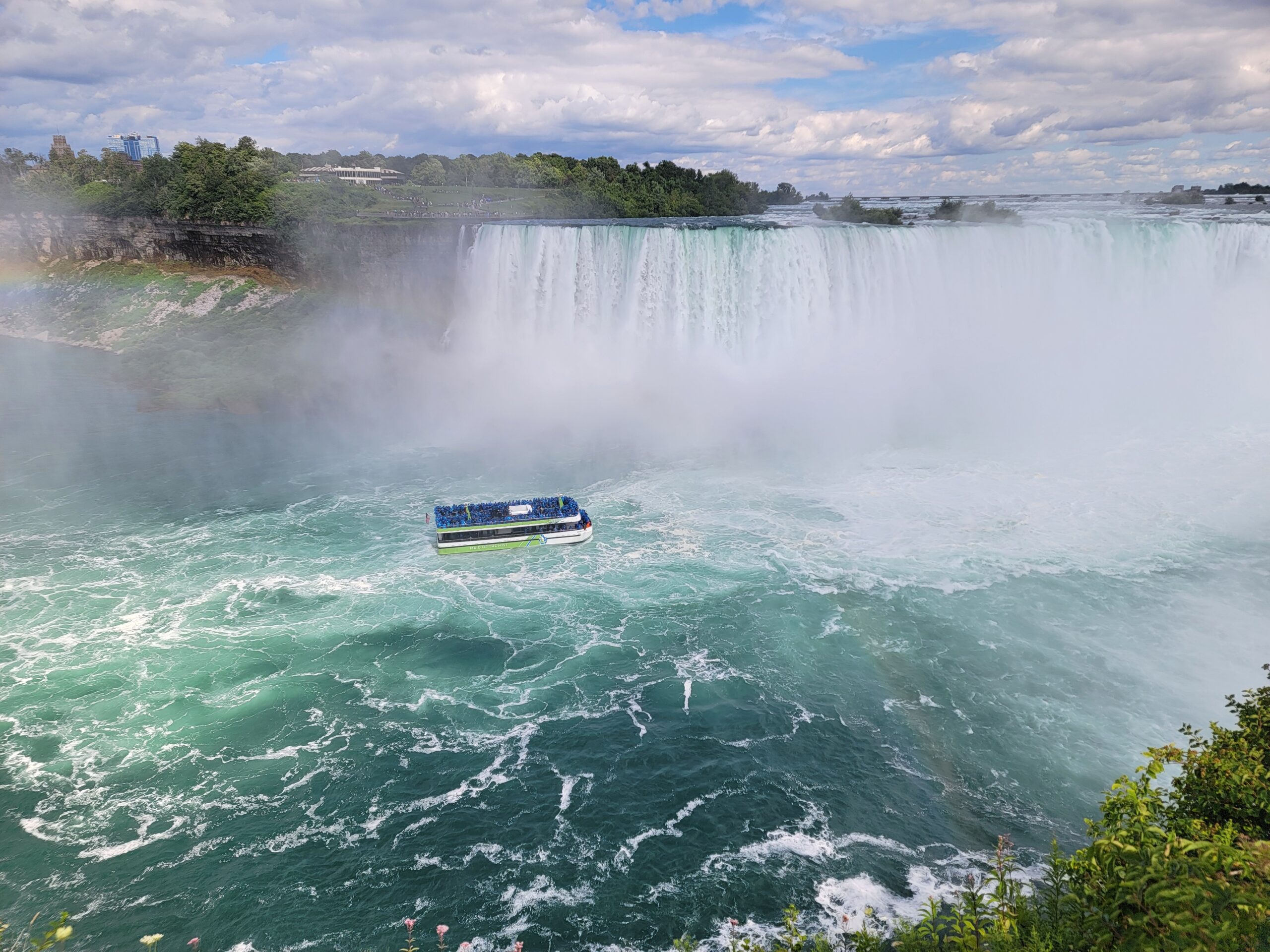 niagara-falls-maid-of-the-mist3