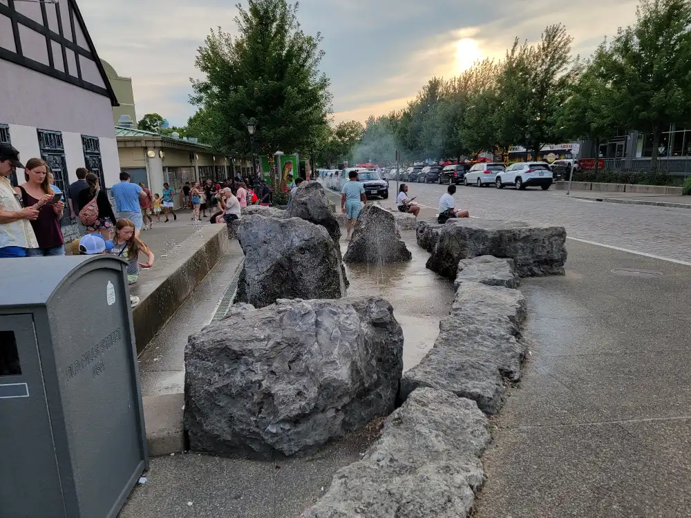 niagara-falls-ny-old-falls-street