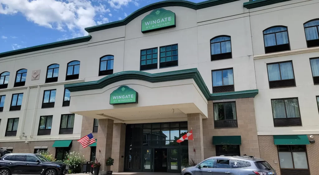 wingate-by-wyndham-niagara-falls4